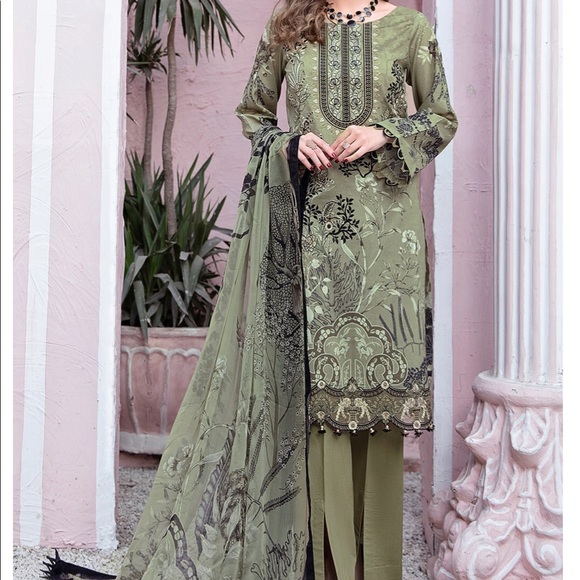 Luxury lawn collection from top Pakistani brand. Size 46 ready to wear. - Picture 7 of 8